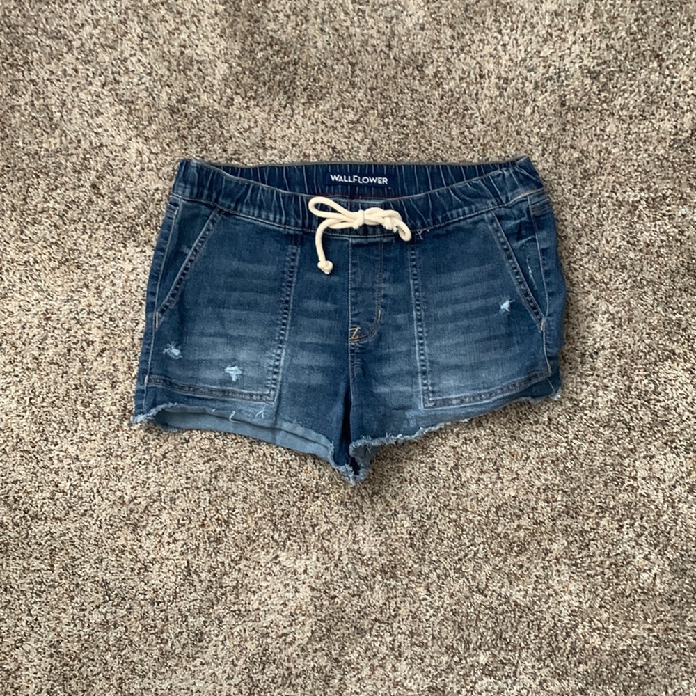 To small on me, super comfy! txt me on facebook Hannah Van Pelt to get more info